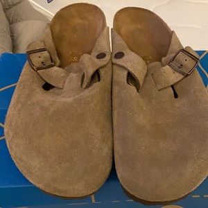 Gently used pair of size M13/46 Birkenstock clogs
